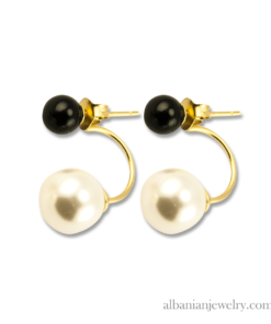 Double boucles d'oreille perle noire et blanche