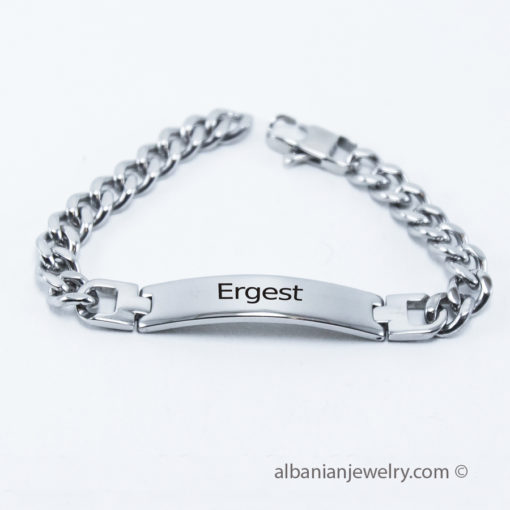 Bracelet with personalized engraving
